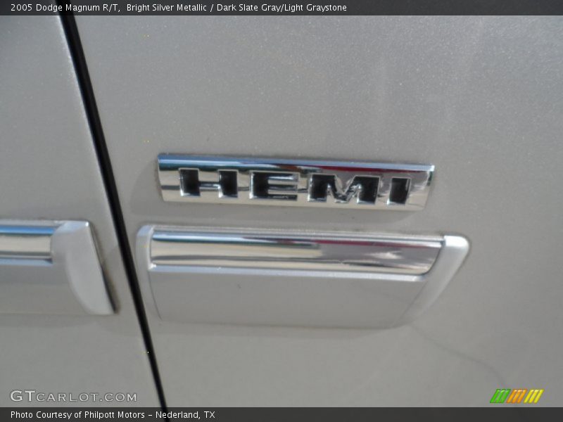 Bright Silver Metallic / Dark Slate Gray/Light Graystone 2005 Dodge Magnum R/T