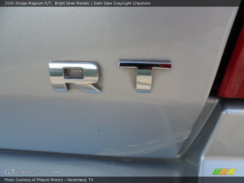 Bright Silver Metallic / Dark Slate Gray/Light Graystone 2005 Dodge Magnum R/T