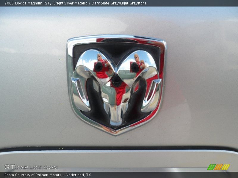 Bright Silver Metallic / Dark Slate Gray/Light Graystone 2005 Dodge Magnum R/T