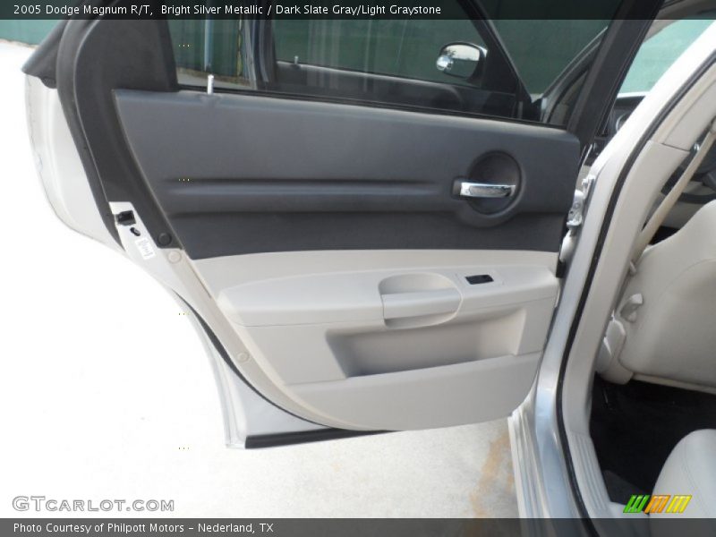 Bright Silver Metallic / Dark Slate Gray/Light Graystone 2005 Dodge Magnum R/T