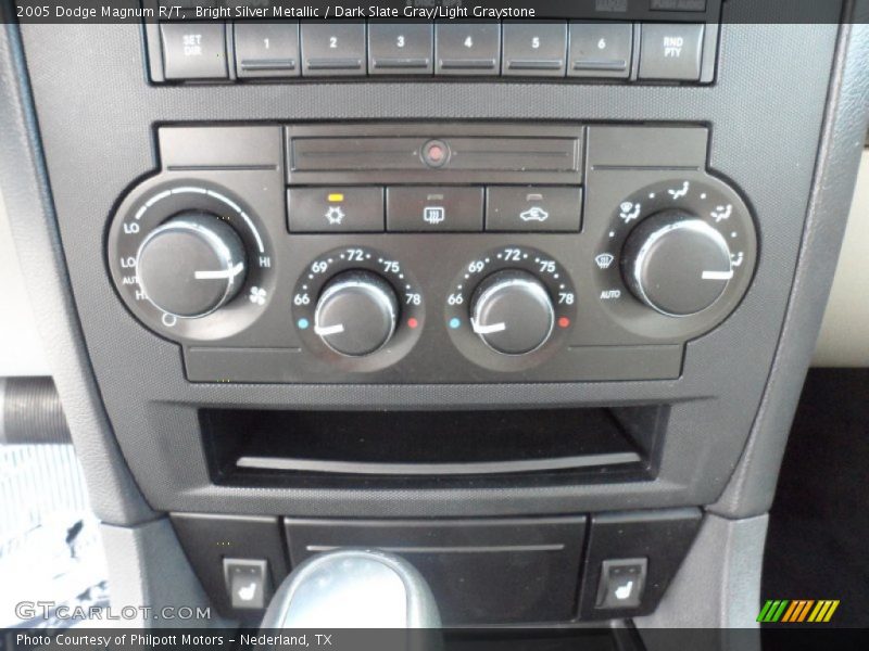 Bright Silver Metallic / Dark Slate Gray/Light Graystone 2005 Dodge Magnum R/T