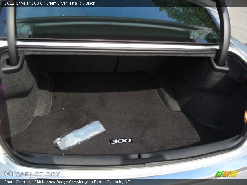  2012 300 C Trunk