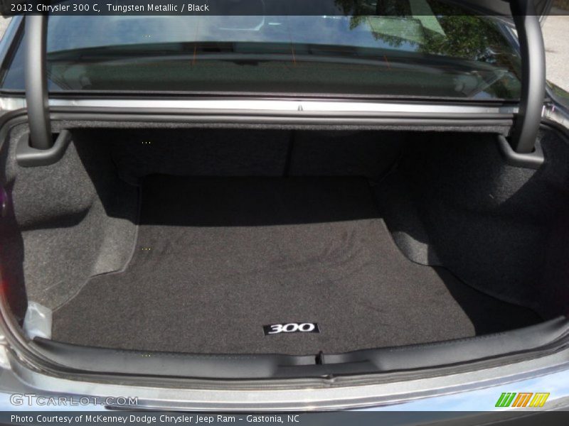  2012 300 C Trunk