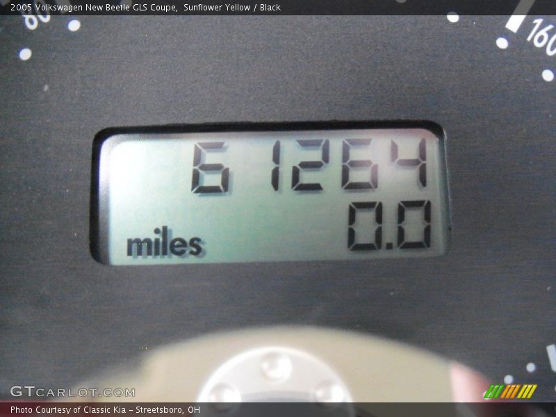 Sunflower Yellow / Black 2005 Volkswagen New Beetle GLS Coupe
