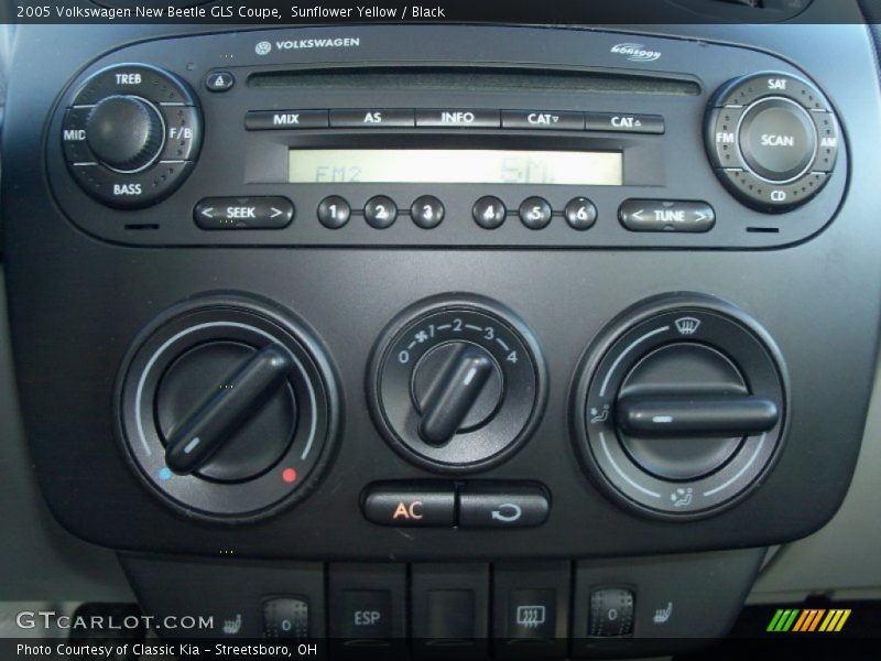 Sunflower Yellow / Black 2005 Volkswagen New Beetle GLS Coupe