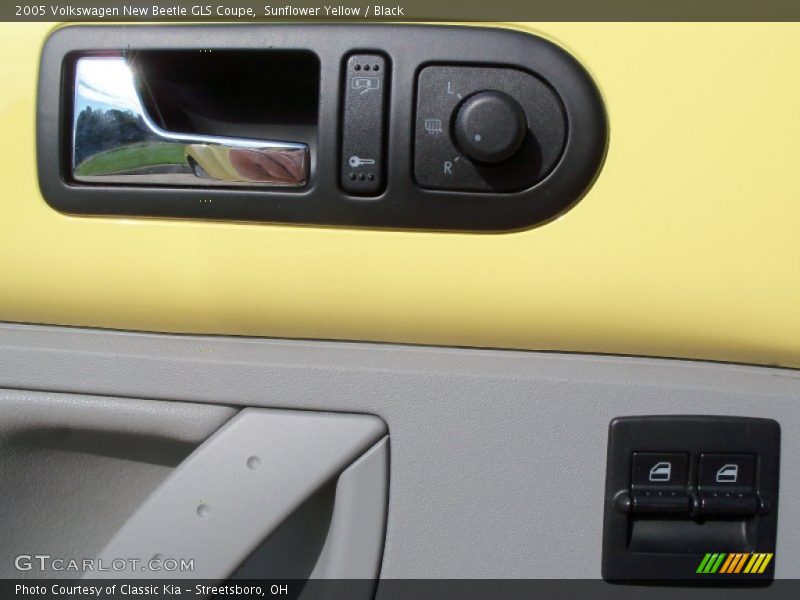 Sunflower Yellow / Black 2005 Volkswagen New Beetle GLS Coupe