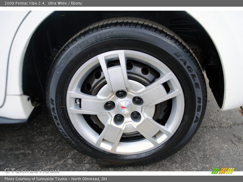 Ultra White / Ebony 2009 Pontiac Vibe 2.4