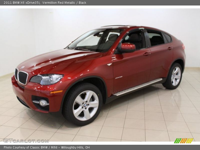 Front 3/4 View of 2011 X6 xDrive35i