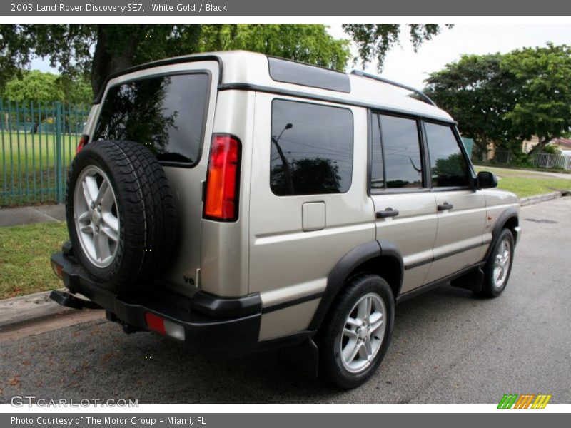 White Gold / Black 2003 Land Rover Discovery SE7