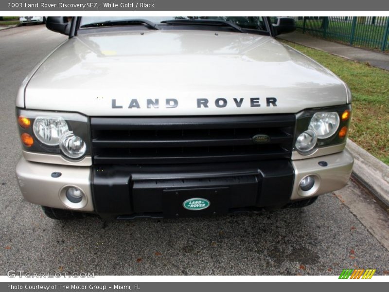 White Gold / Black 2003 Land Rover Discovery SE7