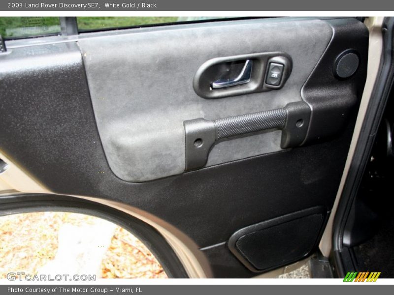 White Gold / Black 2003 Land Rover Discovery SE7