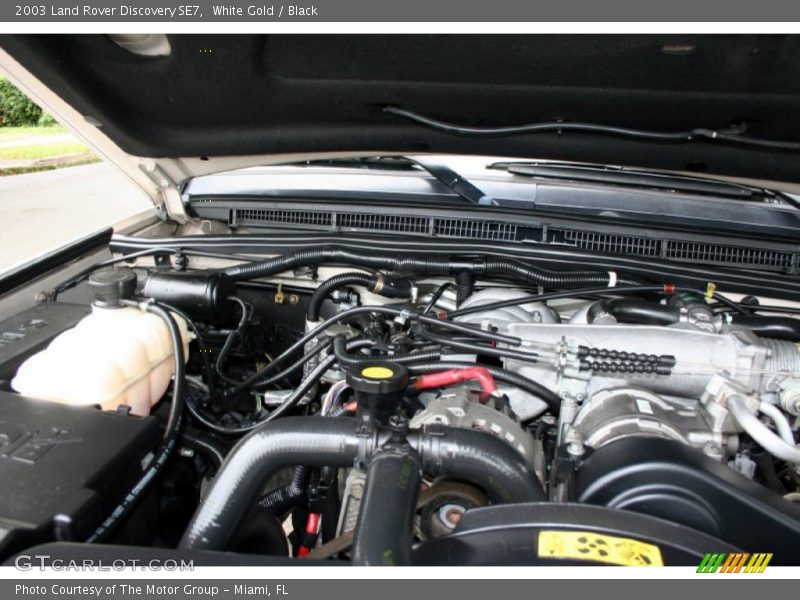 White Gold / Black 2003 Land Rover Discovery SE7