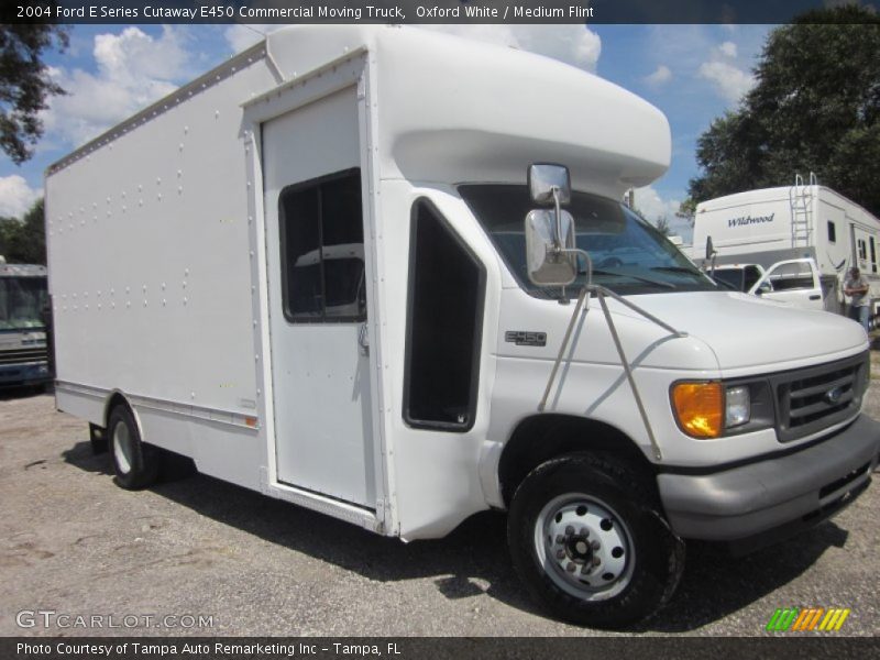Oxford White / Medium Flint 2004 Ford E Series Cutaway E450 Commercial Moving Truck