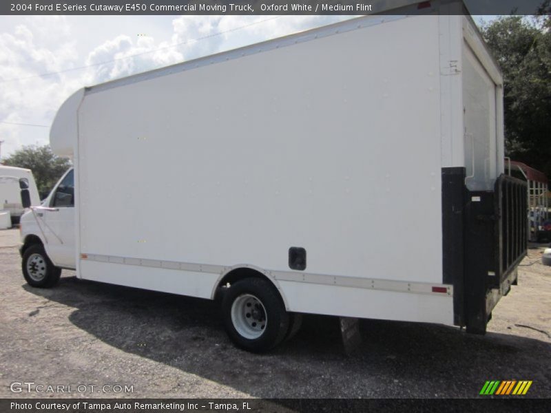 Oxford White / Medium Flint 2004 Ford E Series Cutaway E450 Commercial Moving Truck