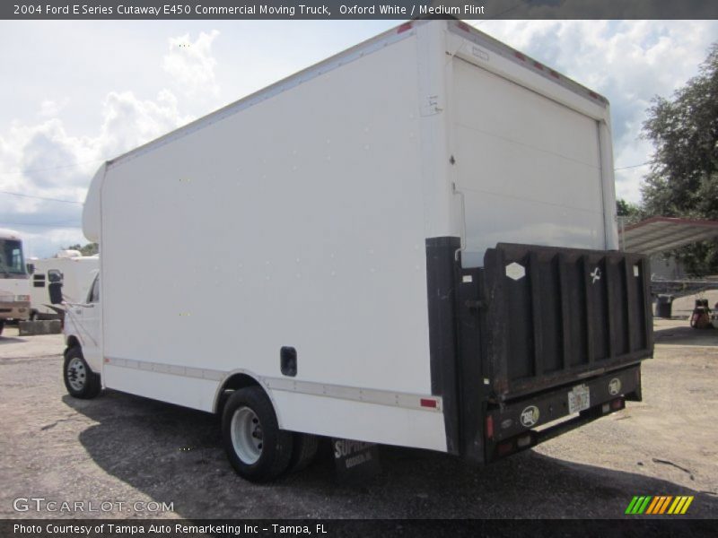Oxford White / Medium Flint 2004 Ford E Series Cutaway E450 Commercial Moving Truck