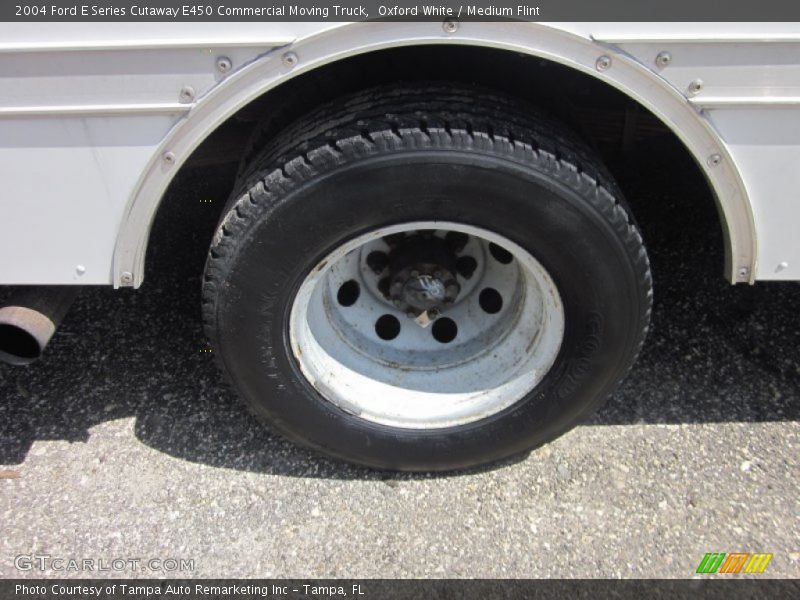 Oxford White / Medium Flint 2004 Ford E Series Cutaway E450 Commercial Moving Truck