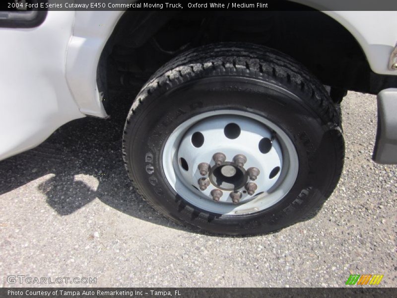 Oxford White / Medium Flint 2004 Ford E Series Cutaway E450 Commercial Moving Truck