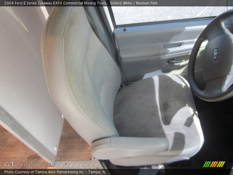 Oxford White / Medium Flint 2004 Ford E Series Cutaway E450 Commercial Moving Truck