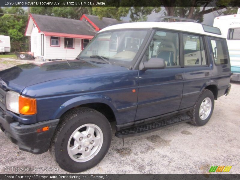 Biaritz Blue Mica / Beige 1995 Land Rover Discovery 3.9