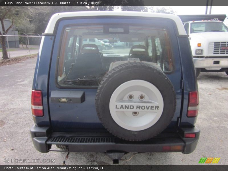 Biaritz Blue Mica / Beige 1995 Land Rover Discovery 3.9