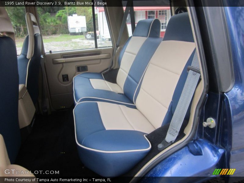 Biaritz Blue Mica / Beige 1995 Land Rover Discovery 3.9