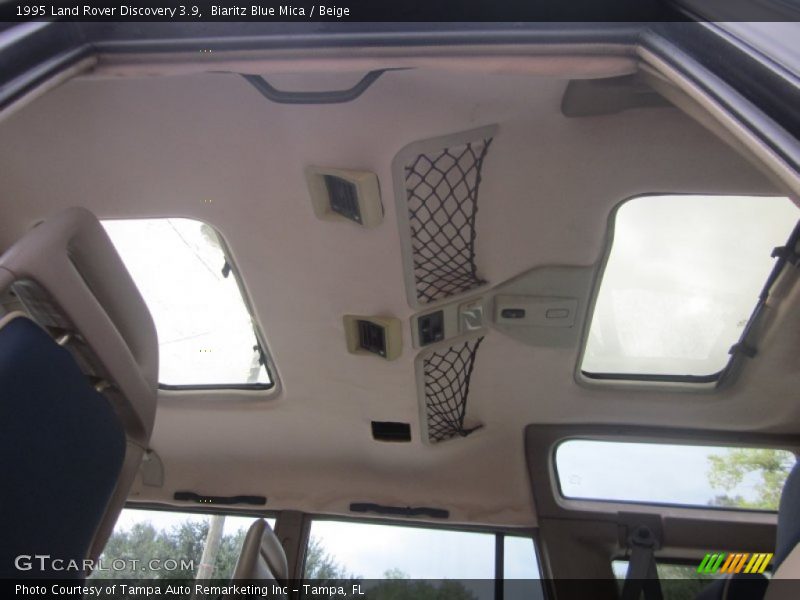 Biaritz Blue Mica / Beige 1995 Land Rover Discovery 3.9