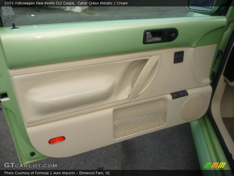 Door Panel of 2001 New Beetle GLS Coupe