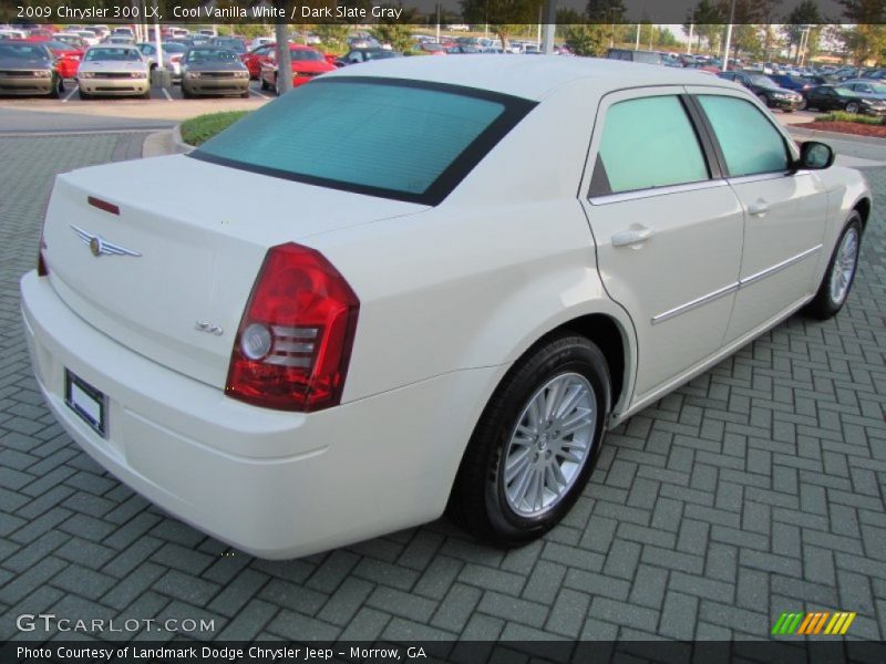 Cool Vanilla White / Dark Slate Gray 2009 Chrysler 300 LX