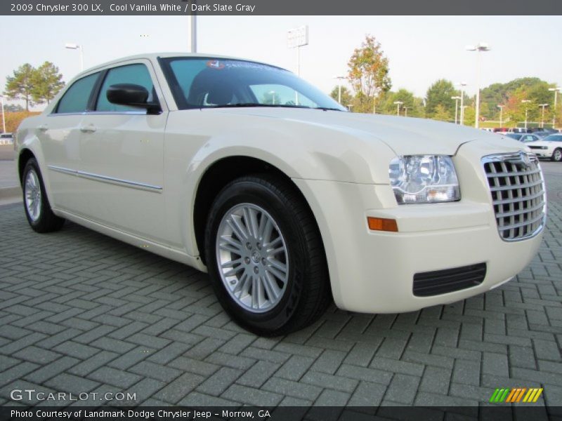 Cool Vanilla White / Dark Slate Gray 2009 Chrysler 300 LX