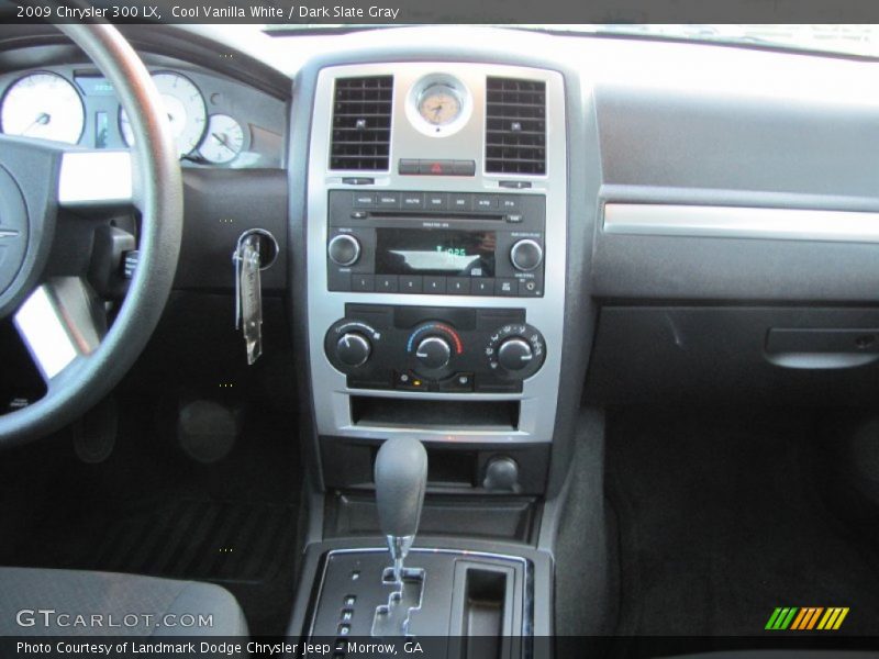 Cool Vanilla White / Dark Slate Gray 2009 Chrysler 300 LX