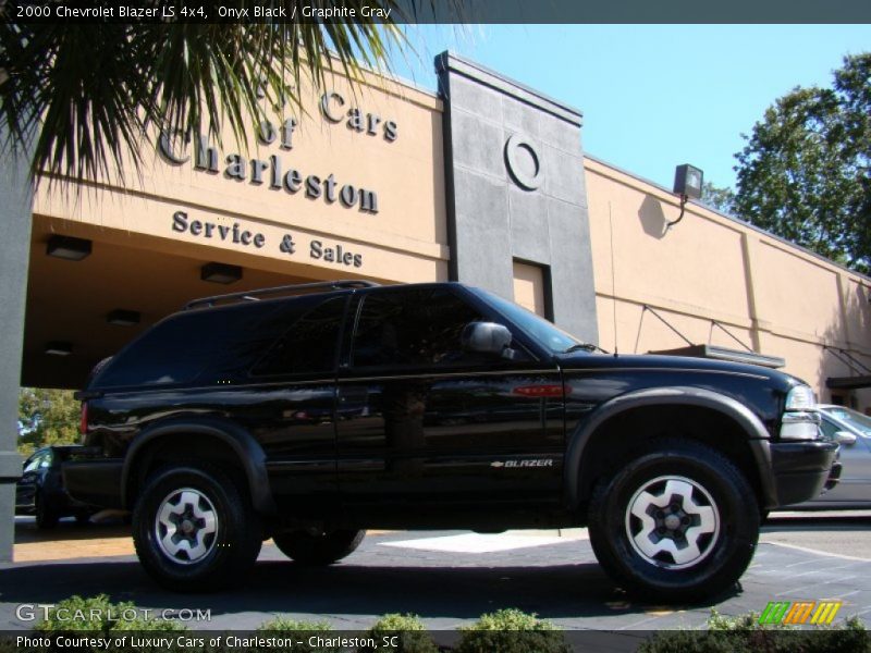 Onyx Black / Graphite Gray 2000 Chevrolet Blazer LS 4x4