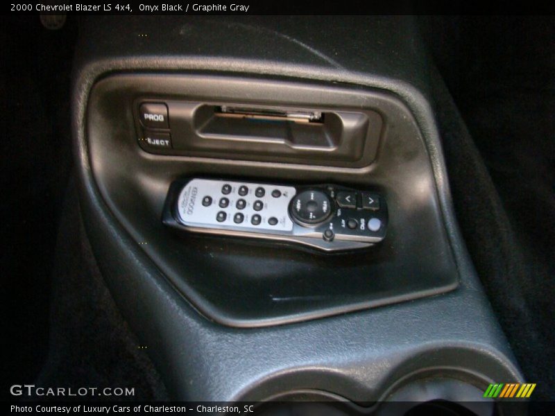 Onyx Black / Graphite Gray 2000 Chevrolet Blazer LS 4x4