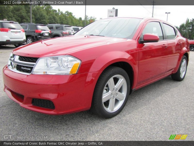 Front 3/4 View of 2012 Avenger SXT