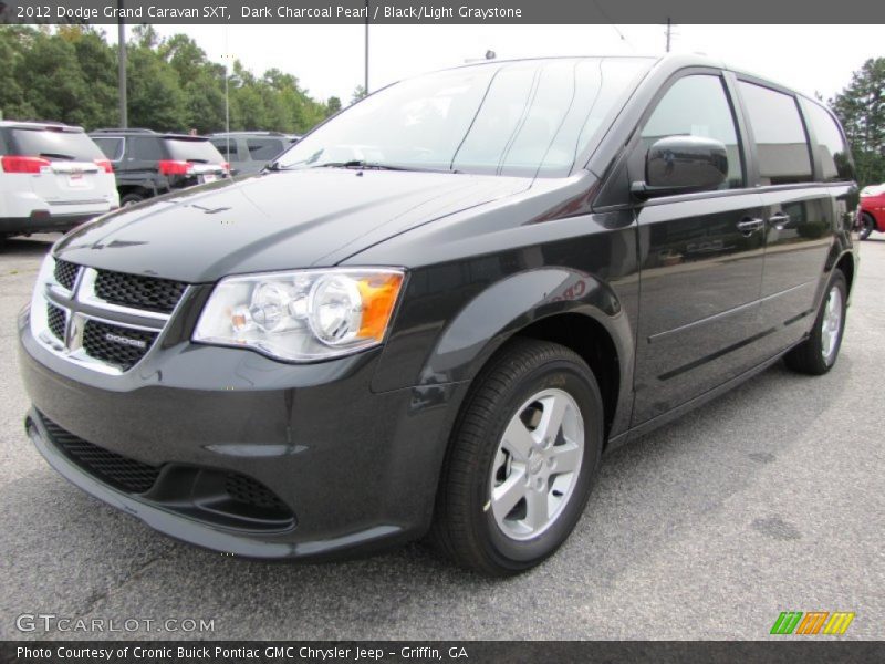 Front 3/4 View of 2012 Grand Caravan SXT