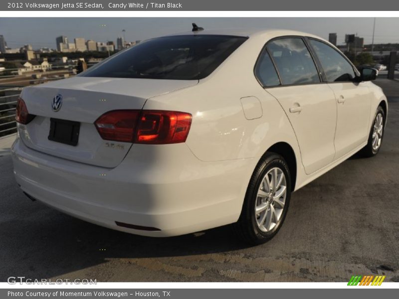Candy White / Titan Black 2012 Volkswagen Jetta SE Sedan