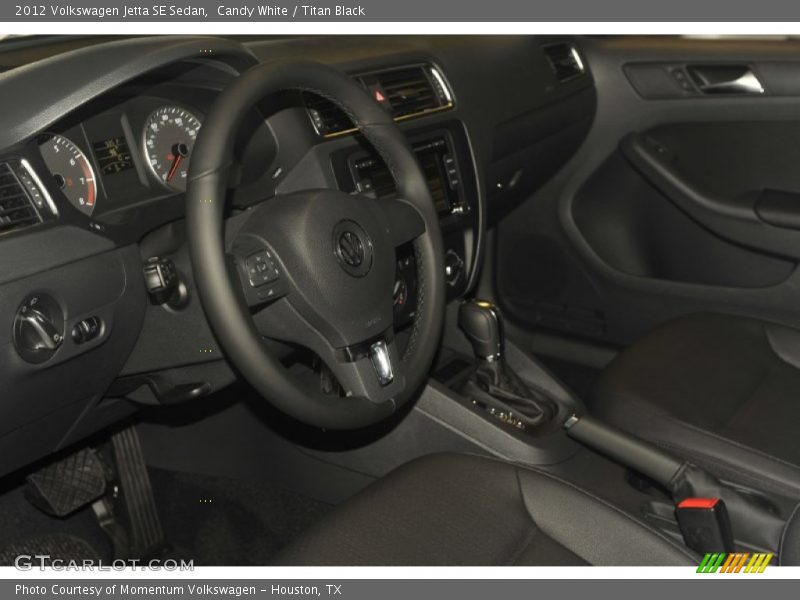 Candy White / Titan Black 2012 Volkswagen Jetta SE Sedan