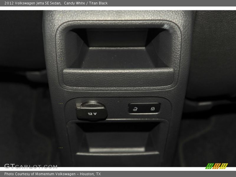 Candy White / Titan Black 2012 Volkswagen Jetta SE Sedan
