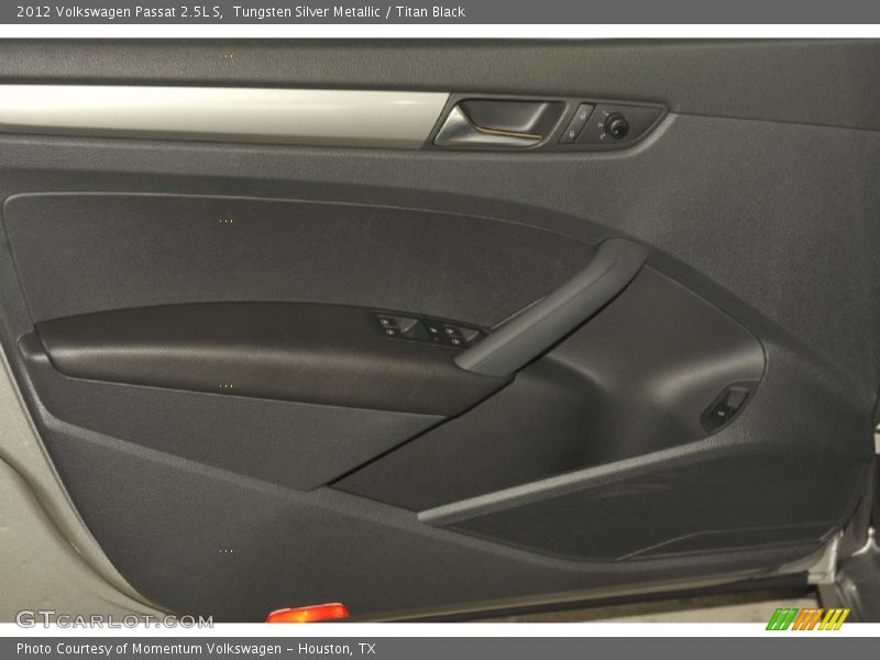 Tungsten Silver Metallic / Titan Black 2012 Volkswagen Passat 2.5L S