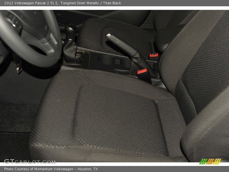 Tungsten Silver Metallic / Titan Black 2012 Volkswagen Passat 2.5L S