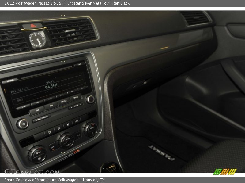 Tungsten Silver Metallic / Titan Black 2012 Volkswagen Passat 2.5L S