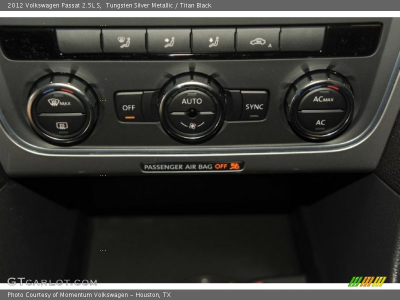 Tungsten Silver Metallic / Titan Black 2012 Volkswagen Passat 2.5L S