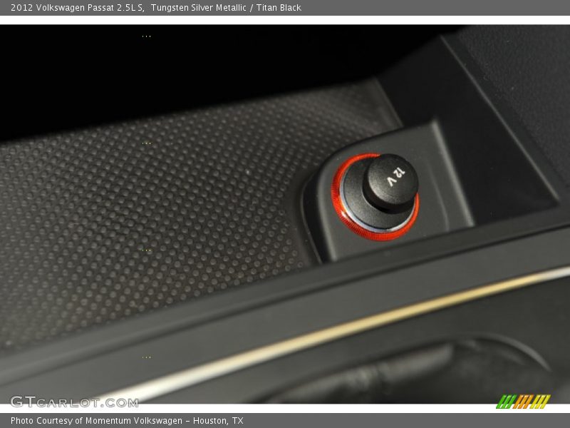 Tungsten Silver Metallic / Titan Black 2012 Volkswagen Passat 2.5L S