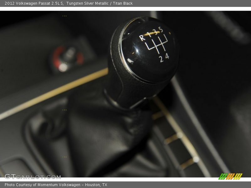 Tungsten Silver Metallic / Titan Black 2012 Volkswagen Passat 2.5L S