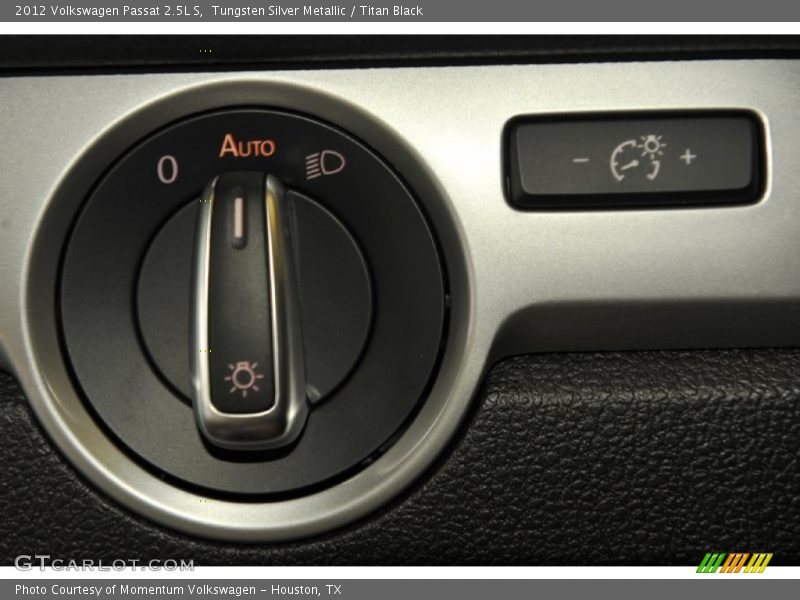 Tungsten Silver Metallic / Titan Black 2012 Volkswagen Passat 2.5L S