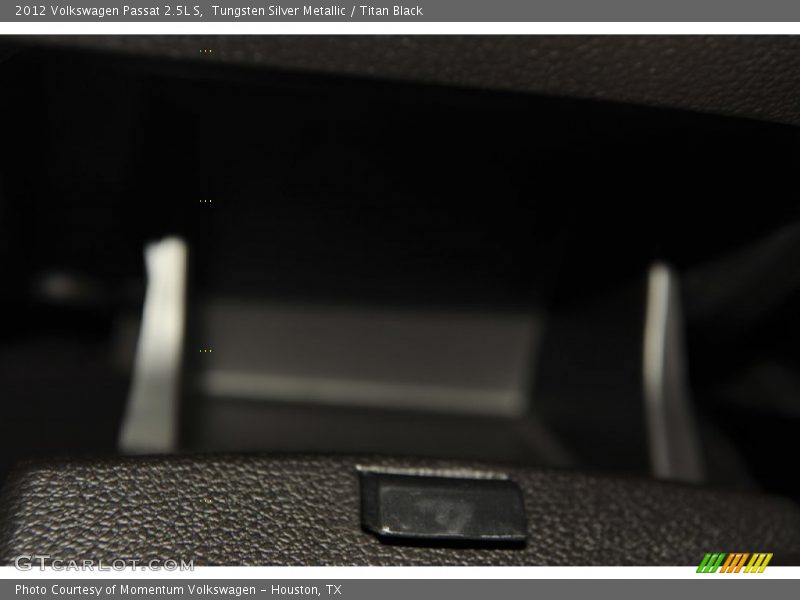 Tungsten Silver Metallic / Titan Black 2012 Volkswagen Passat 2.5L S