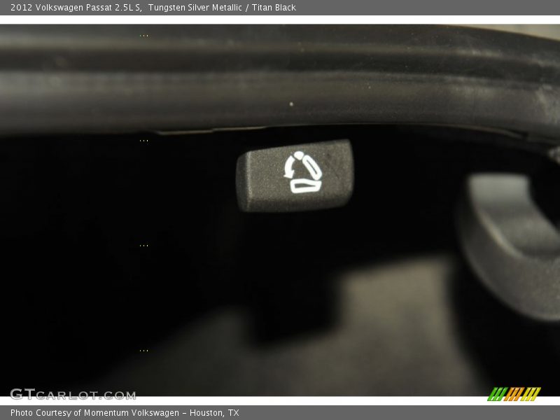 Tungsten Silver Metallic / Titan Black 2012 Volkswagen Passat 2.5L S