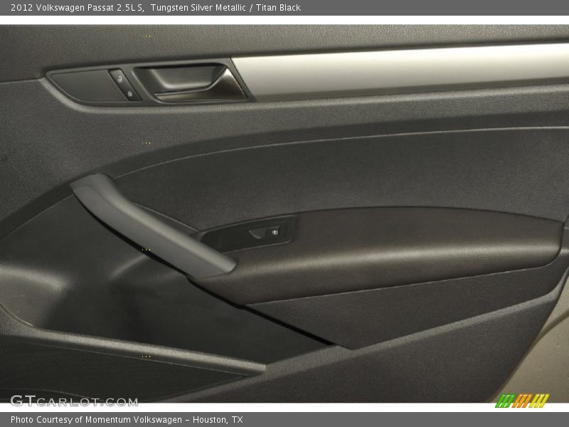 Tungsten Silver Metallic / Titan Black 2012 Volkswagen Passat 2.5L S