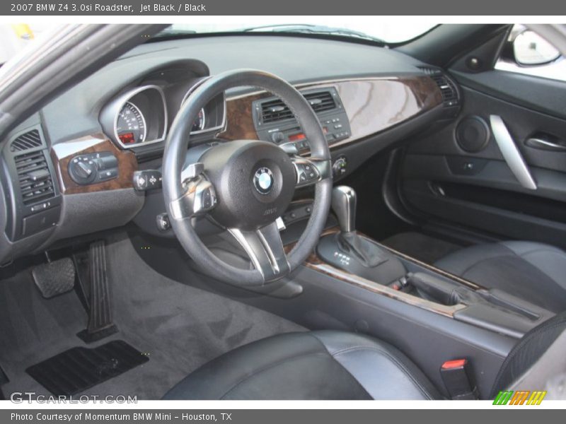 Dashboard of 2007 Z4 3.0si Roadster