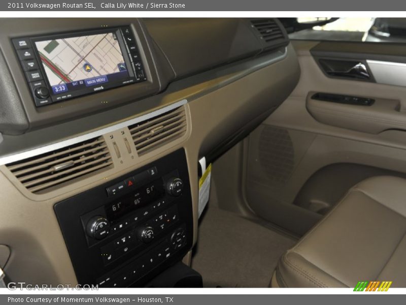 Calla Lily White / Sierra Stone 2011 Volkswagen Routan SEL