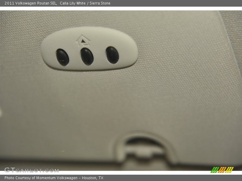 Calla Lily White / Sierra Stone 2011 Volkswagen Routan SEL